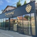 Vstup do prodejny Farma Hanč ve Vraňanech s instalovaným systémem vytápění a chlazení